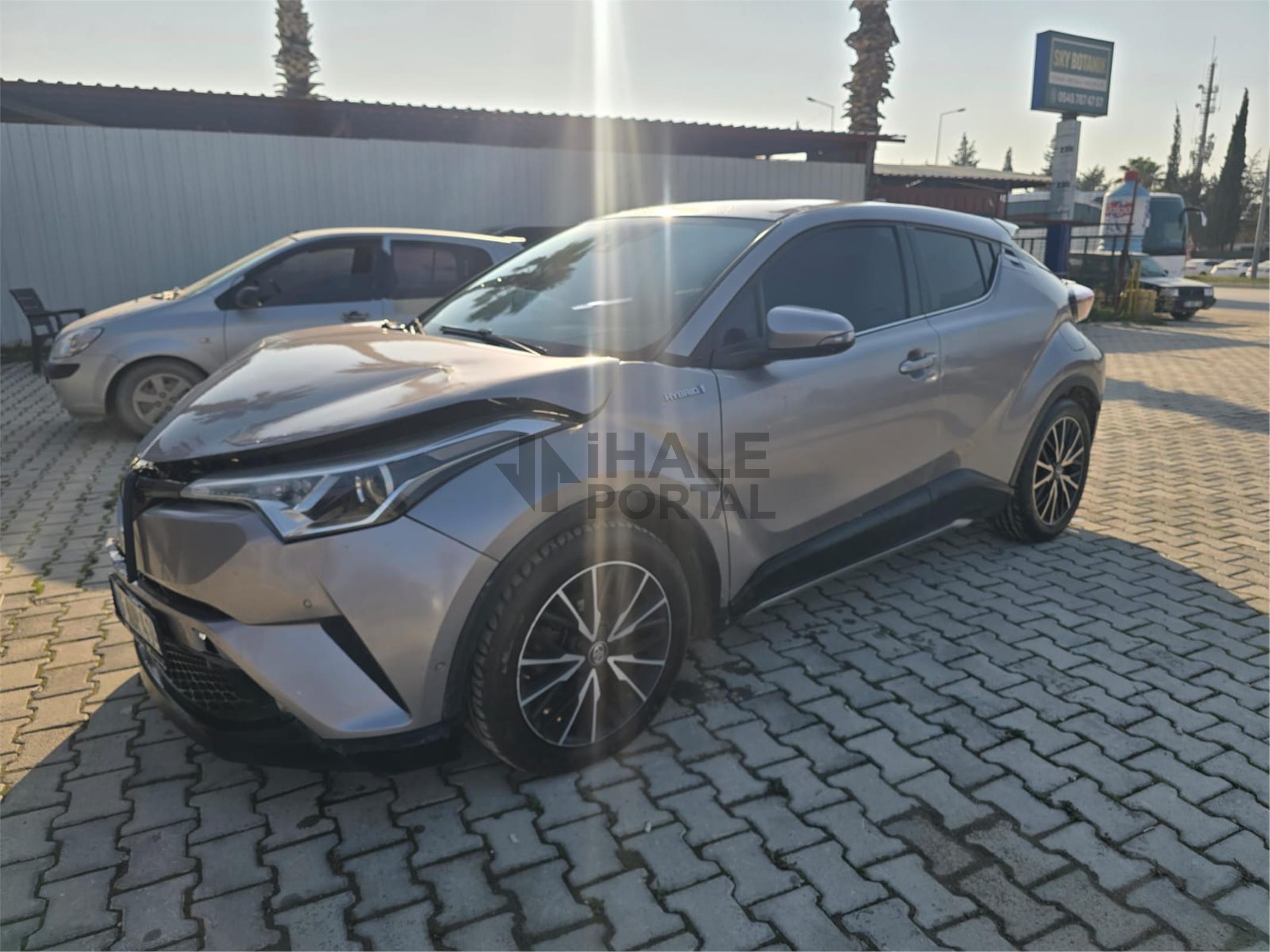 TOYOTA C-HR 1.8 HYBRID DIAMOND E-CVT