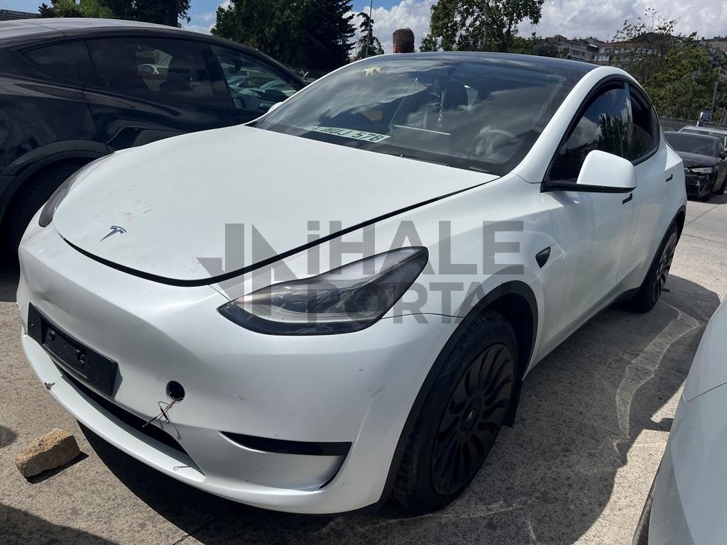 TESLA MODEL Y LONG RANGE