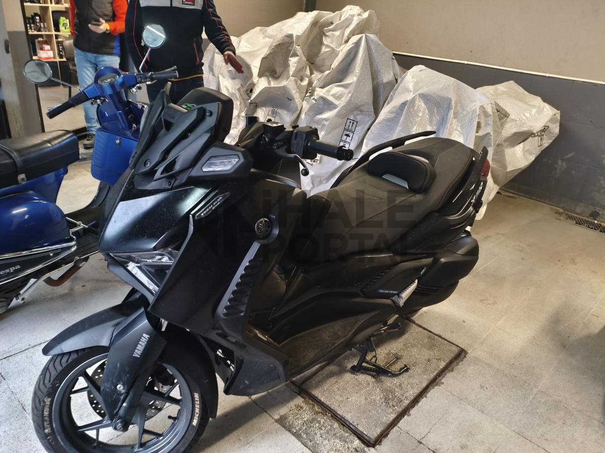 MOTORSIKLET YAMAHA X-MAX 250 ABS