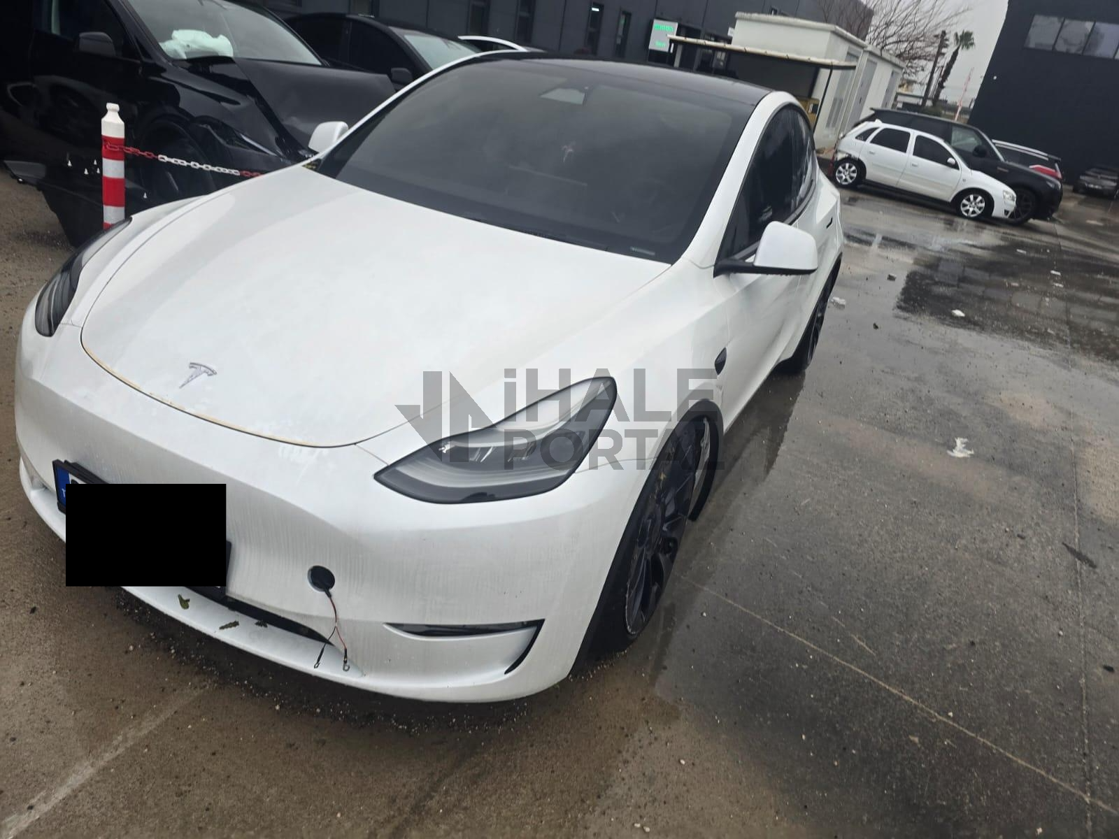 TESLA MODEL Y